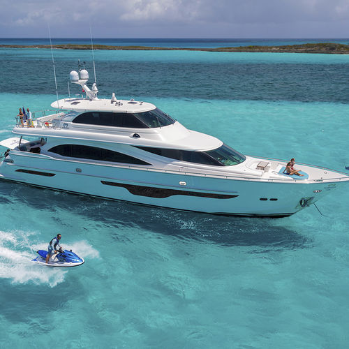 Motor-yacht tradizionale - E90 - Horizon - da crociera / con fly chiuso / con 6 cabine