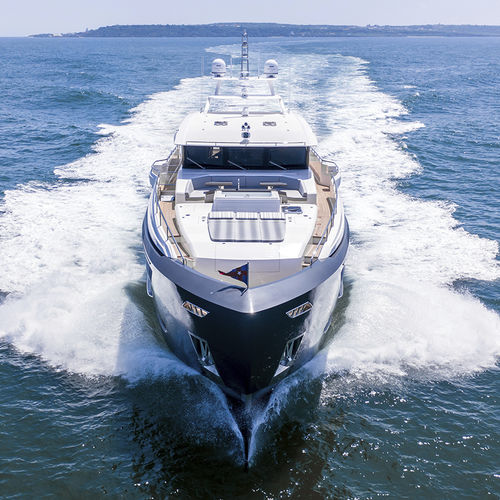 Motor-yacht da crociera - FD110 Skyline - Horizon - raised pilothouse / con 8 cabine / dislocante
