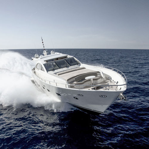 Motor-yacht da crociera - 2800 - Couach - hard-top / surface drive / con 4 cabine