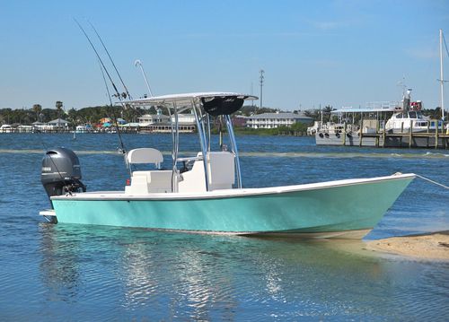Bay boat fuoribordo - 23 Dorado SE - Dorado - con fly / con console centrale / da pesca sportiva