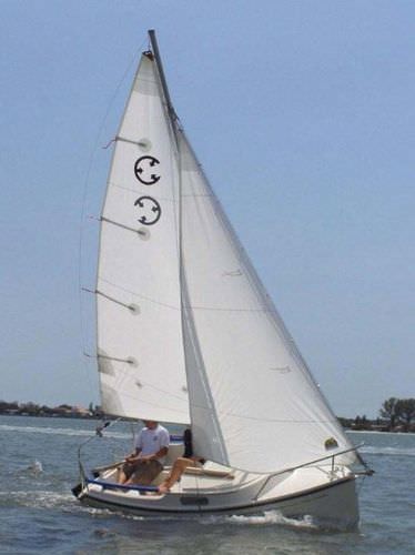 Barca a vela daysailer - COM PAC LEGACY - Com-Pac Yachts - con 2 cuccette / trasportabile