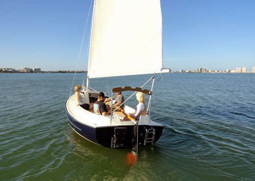 Barca a vela tradizionale - HORIZON DAY CAT - Com-Pac Yachts - cat boat