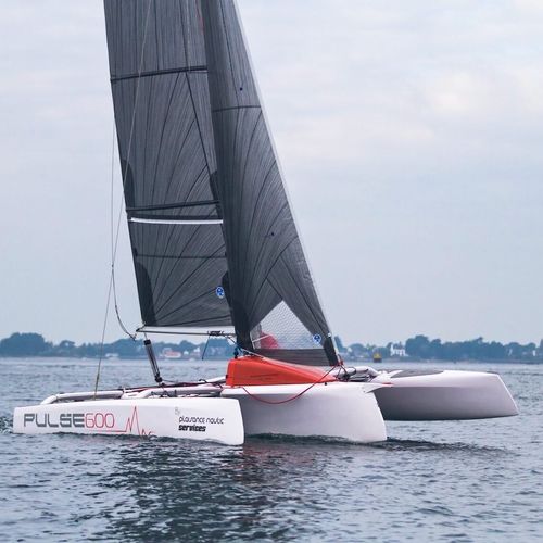 trimarano da competizione