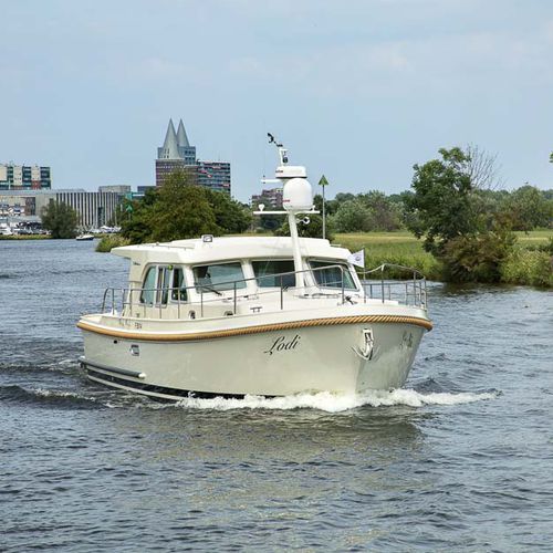 Cabinato entrobordo - Grand Sturdy 40.0 SEDAN - Linssen Yachts B.V. - diesel / hard-top / fluviale