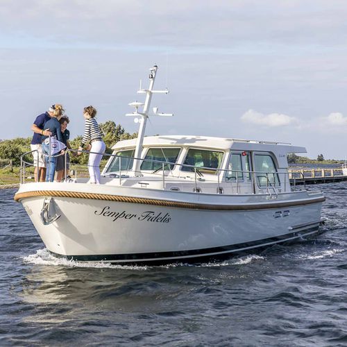 Cabinato entrobordo - Grand Sturdy 45.0 Sedan - Linssen Yachts B.V. - diesel / bimotore / hard-top