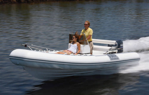 Gommone fuoribordo - Deluxe Series 550 - Novurania - semirigido / con console centrale / open