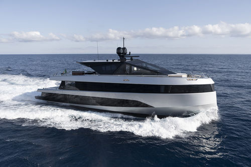 Motor-yacht da crociera - why200 - Wally - con cabina di pilotaggio / IPS POD / con 4 cabine