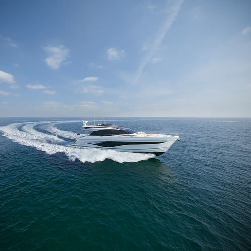 Motor-yacht da crociera - S72 - Princess - con fly / con 4 cabine / con 8 cuccette