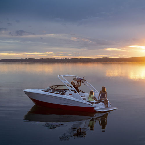 Runabout entrobordo - LS2 SURF - Regal - con dual console / bow-rider / open