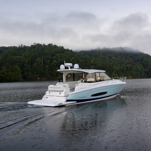 Cabinato entrobordo - 36 GRANDE COUPE - Regal - bimotore / hard-top / max. 10 persone