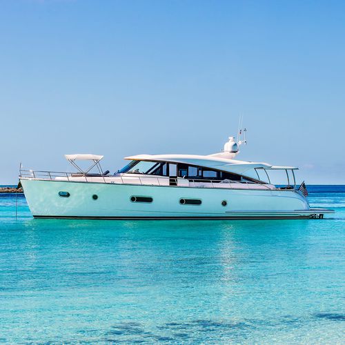 Motor-yacht da crociera - BELIZE 66 SEDAN - Riviera - sportivo / offshore / tradizionale