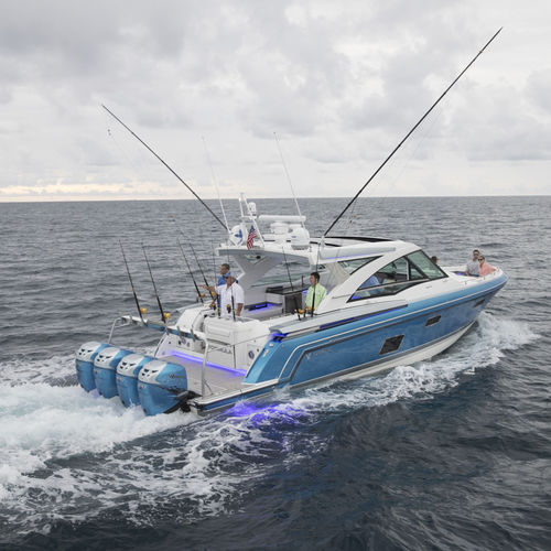 Cabinato fuoribordo - 430  - Formula - quadrimotore / hard-top / bow-rider