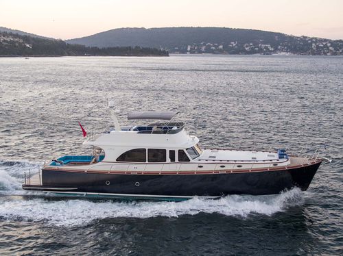 Motor-yacht da crociera - 82 - Vicem Yachts - tradizionale / con fly / con 3 cabine