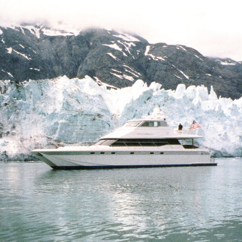 Motor-yacht catamarano - NORTHSTAR - Warwick Yacht Design - da crociera / con fly chiuso / con scafo planante