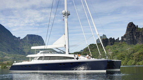 Sailing-superyacht di lusso catamarano - QUINTESSENTIAL - Warwick Yacht Design - da crociera / con 4 cabine / con fly