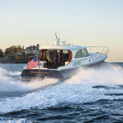 Motor-yacht da crociera - TALARIA 55 - Hinckley - lobster / con cabina di pilotaggio / a idrogetto