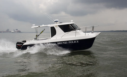 Barca professionale patrol boat - 8000 Series - LeisureCat - catamarano / fuoribordo