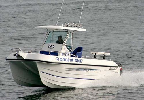 Walkaround catamarano - 6000 Islander - LeisureCat - fuoribordo / bimotore / con console centrale