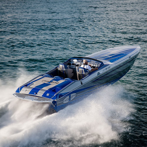 Runabout entrobordo - 38' Top Gun - Cigarette Racing Team - bimotore / con dual console / open