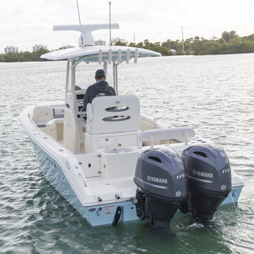 Barca open fuoribordo - 240CC - Cobia - bimotore / con console centrale / da pesca sportiva