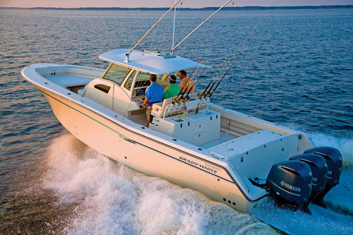 Barca open fuoribordo - Canyon 376 - Grady-White - trimotore / con console centrale / da pesca sportiva