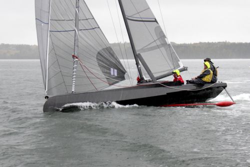 Barca a vela da regata - SPEEDDREAM - Lyman Morse - a chiglia basculante