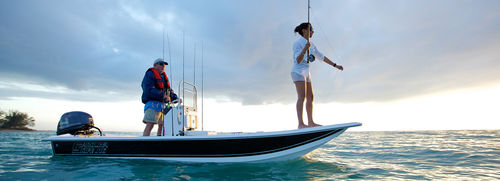 Jon boat fuoribordo - 16 J CC - Carolina Skiff - con console centrale / da pesca sportiva / max. 4 persone