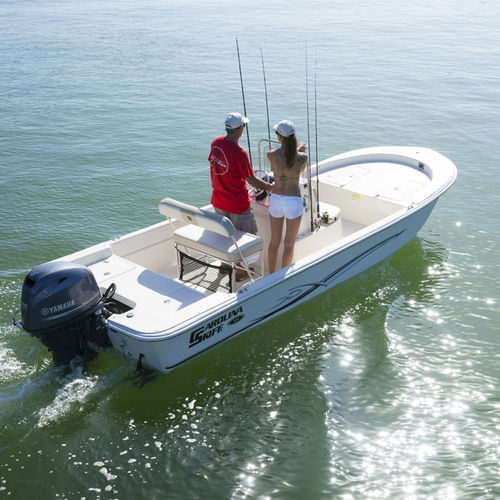 Bay boat fuoribordo - 18 JVX CC - Carolina Skiff - con console centrale / da pesca sportiva / max. 7 persone