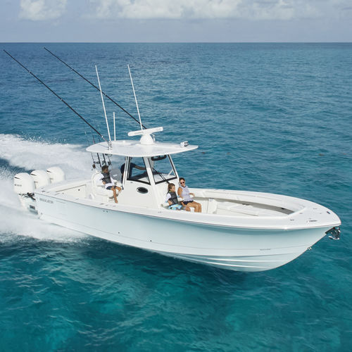Barca open fuoribordo - 34 - Regulator - trimotore / con console centrale / da pesca sportiva
