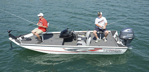 Crappie boat fuoribordo - 17 C TX - Triton Boats - con console laterale / da pesca sportiva / in alluminio