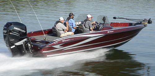 Bay boat fuoribordo - 216 FISHUNTER - Triton Boats - con dual console / da pesca sportiva