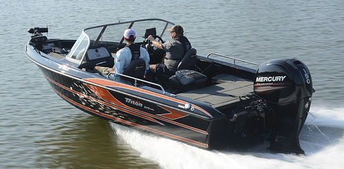 Bay boat fuoribordo - 186 FISHUNTER - Triton Boats - con dual console / da pesca sportiva