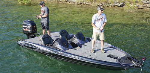 Bass boat fuoribordo - 18 TRX - Triton Boats - con dual console / da pesca sportiva