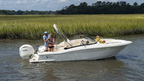 Runabout fuoribordo - 220 Dorado - Scout Boats - open / con dual console / bow-rider
