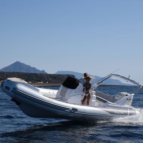 Gommone fuoribordo - 699 GP - Master - semirigido / con console centrale / open
