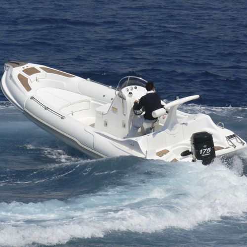Gommone fuoribordo - SPIRIT 650 - Mostro - semirigido / con console centrale / max. 8 persone