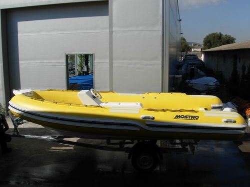 Gommone fuoribordo - 550  - Mostro - semirigido / con console centrale / con console jockey