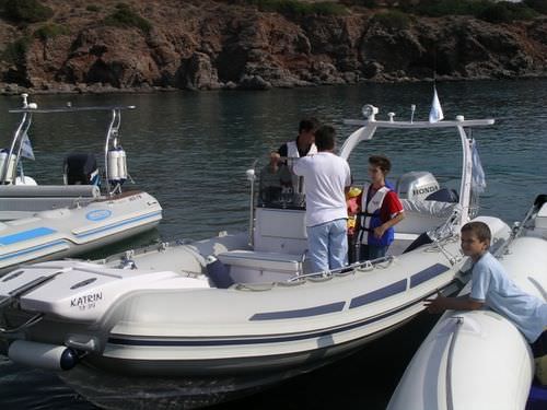 Gommone fuoribordo - CORVETTE 68  - Mostro - semirigido / con console laterale / max. 10 persone