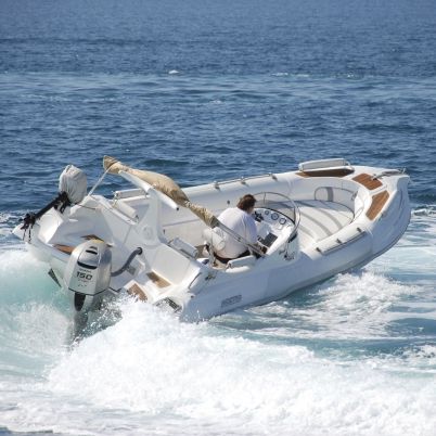 Gommone fuoribordo - 650 FAMILY - Mostro - semirigido / con console laterale / max. 12 persone