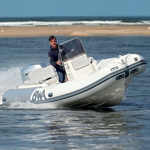 Gommone fuoribordo - 19 GT  - BWA - semirigido / open / con console centrale