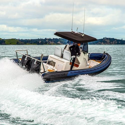 Gommone fuoribordo - 310 CHASE - Protector - bimotore / semirigido / con console centrale