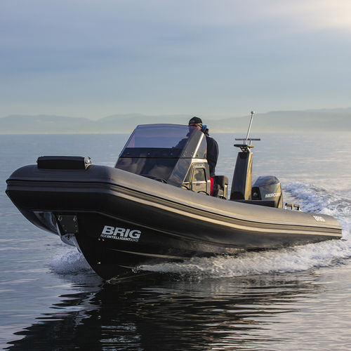 Gommone fuoribordo - EAGLE 8 - Brig - semirigido / con console centrale / open