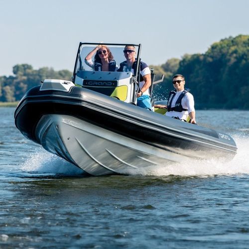 Gommone fuoribordo - D600 LUX - GRAND Inflatable Boats - semirigido / open / con console centrale
