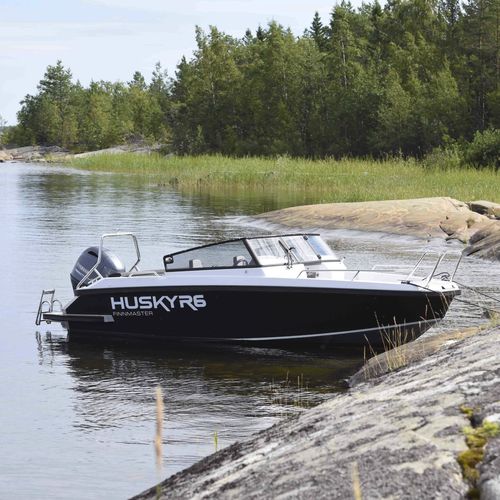 Runabout fuoribordo - HUSKY R6 - Finnmaster Boats Oy - con dual console / bow-rider / open