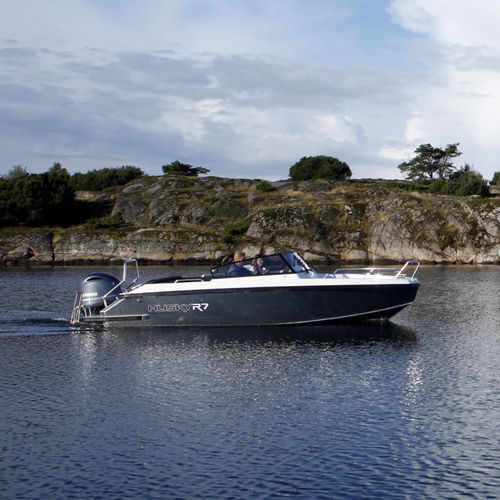 Runabout fuoribordo - HUSKY R7 - Finnmaster Boats Oy - con dual console / bow-rider / open