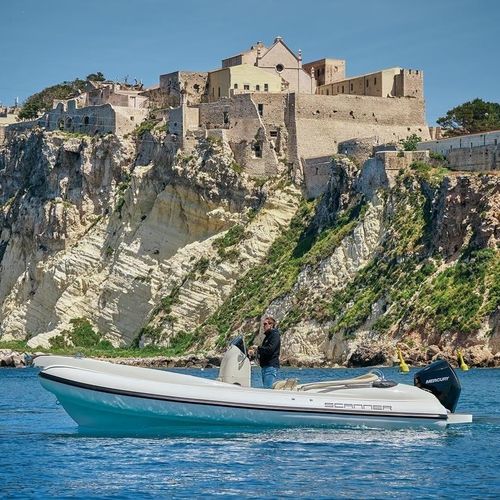 Gommone fuoribordo - ENVY 710  - SCANNER - semirigido / con console centrale / open