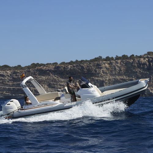 Gommone fuoribordo - CLUBMAN 28 - Joker Boat - bimotore / semirigido / open