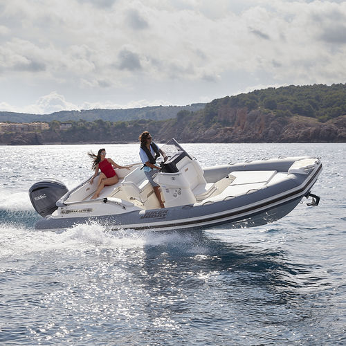 Gommone fuoribordo - CLUBMAN 22 PLUS - Joker Boat - semirigido / con console centrale / open