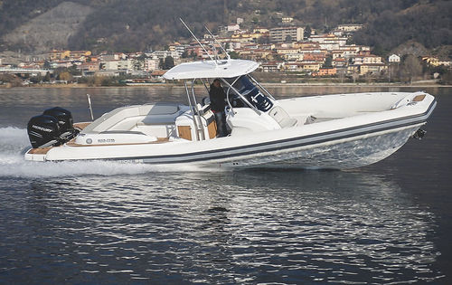 Gommone fuoribordo - r-evolution 35 - Mar.co - bimotore / semirigido / con console centrale