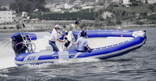 Gommone fuoribordo - NEO 620 - Narwhal - semirigido / open / con console laterale